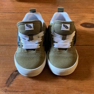 Vans Knu Skool Elastic Lace Sneaker - New - Size 7 toddler